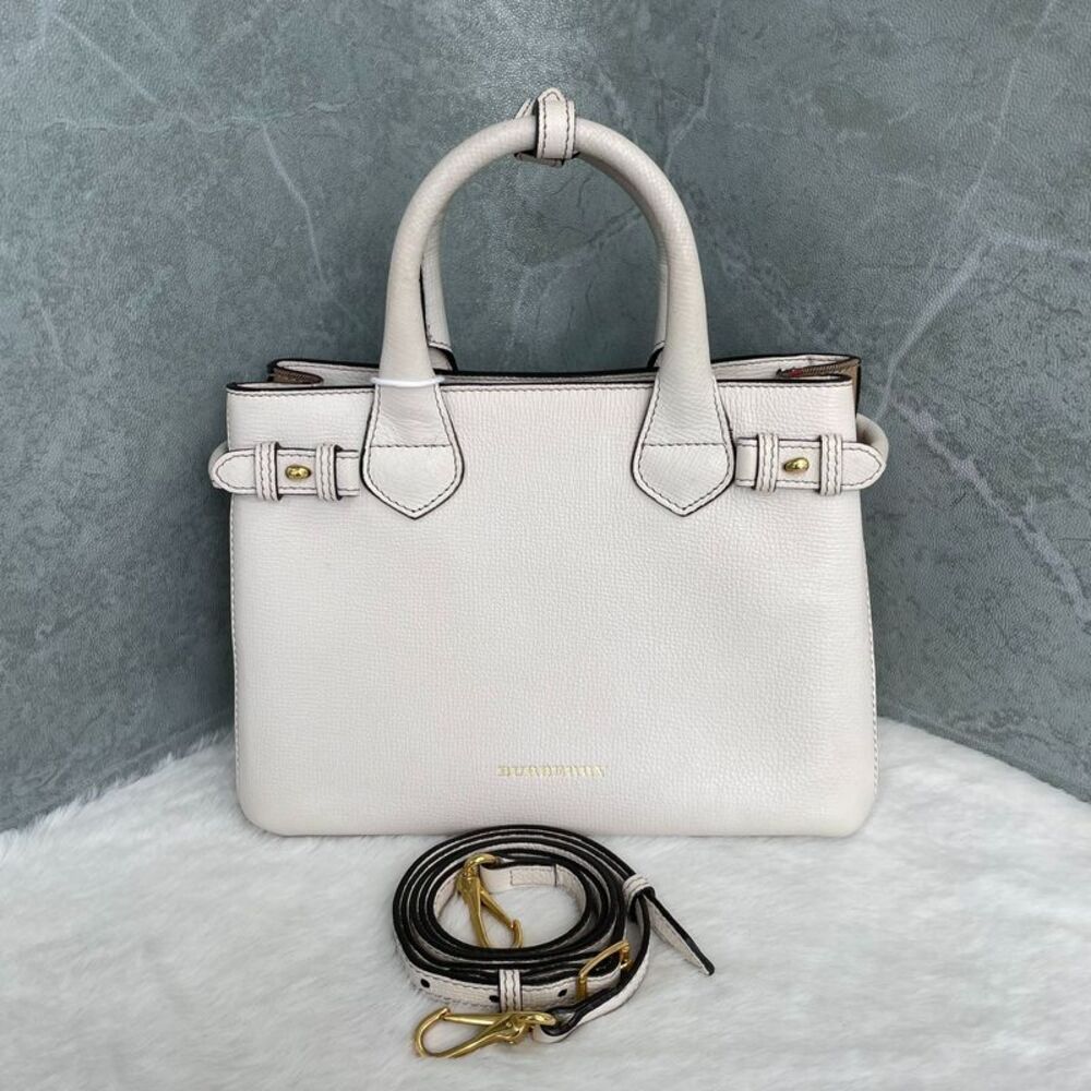 Burberry Women Pre-Loved Bag Very Good Condition